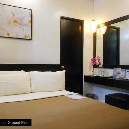 One Crescent Place Hotel Balabag  Zewnętrze zdjęcie