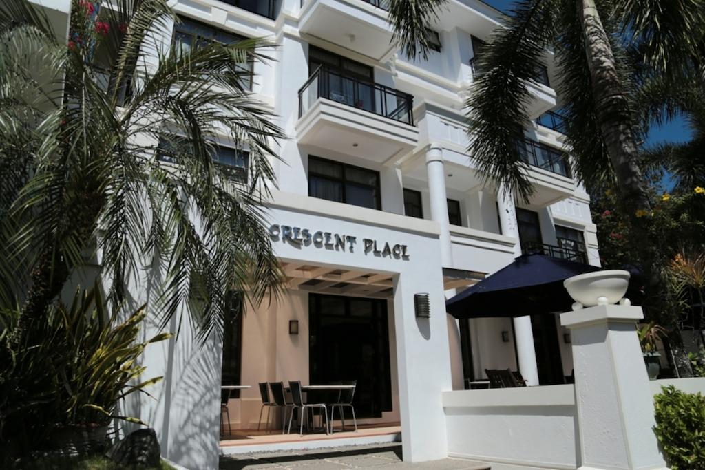 One Crescent Place Hotel Balabag  Zewnętrze zdjęcie