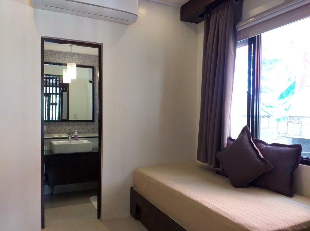 One Crescent Place Hotel Balabag  Zewnętrze zdjęcie