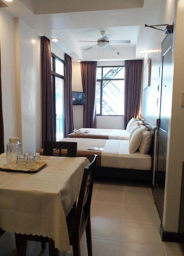 One Crescent Place Hotel Balabag  Zewnętrze zdjęcie